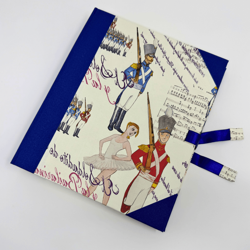 Album fotografico Il Soldatino di Piombo - ArtPapel Italy, copertina illustrata con ballerina e soldatino di piombo.