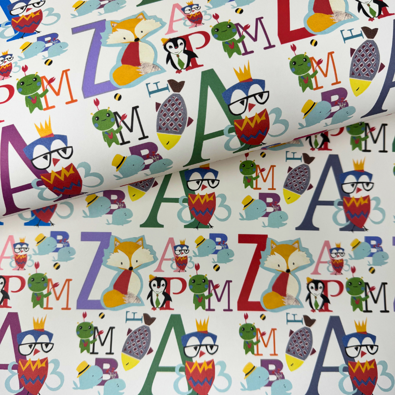 Carta decorata per bambini con animali e lettere dell’alfabeto