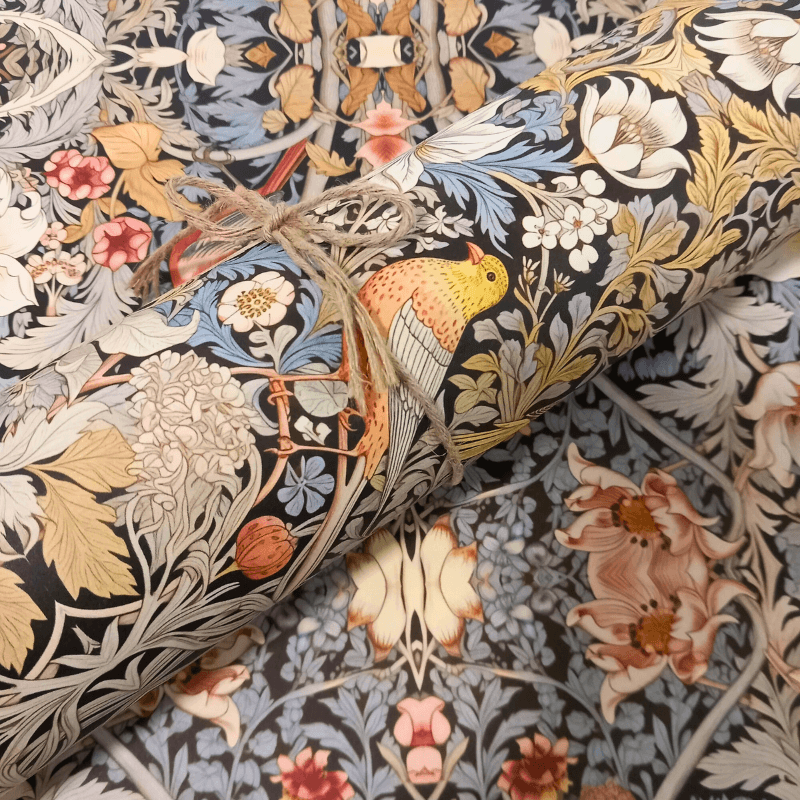 Carta decorata fiori e uccelli in stile Liberty